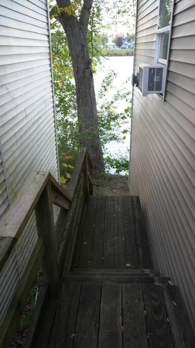Queen Bed Beautiful Sunset W River View Fast Wifi Apartment Troy Bagian luar foto