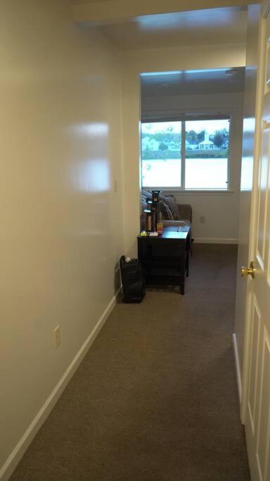 Queen Bed Beautiful Sunset W River View Fast Wifi Apartment Troy Bagian luar foto
