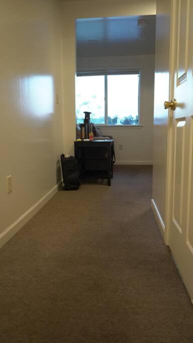 Queen Bed Beautiful Sunset W River View Fast Wifi Apartment Troy Bagian luar foto